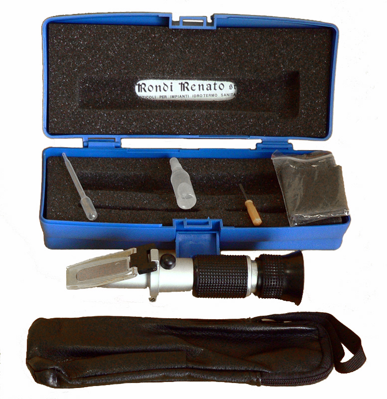 Rifrattometro a triplice scala