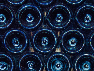 Bottiglie di vino vuote